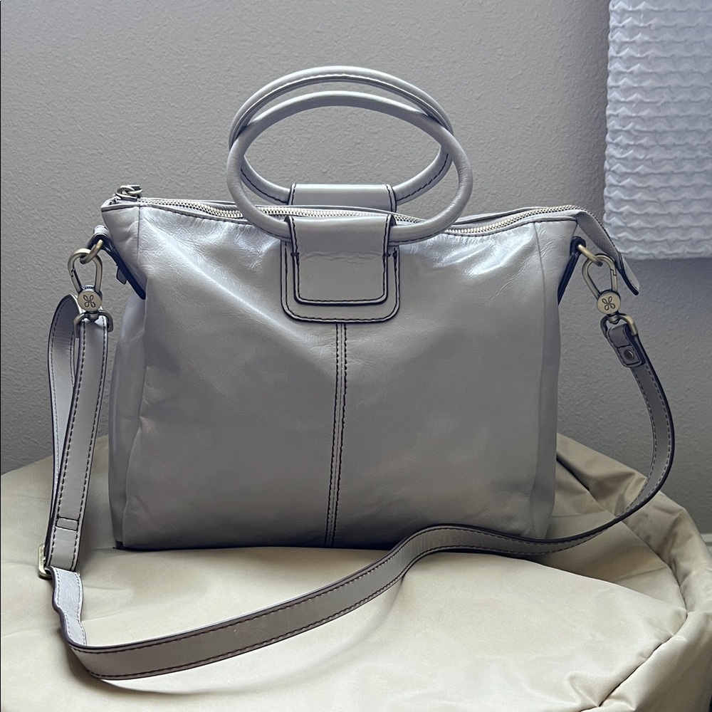 HOBO Bags Medium Sheila Crossbody